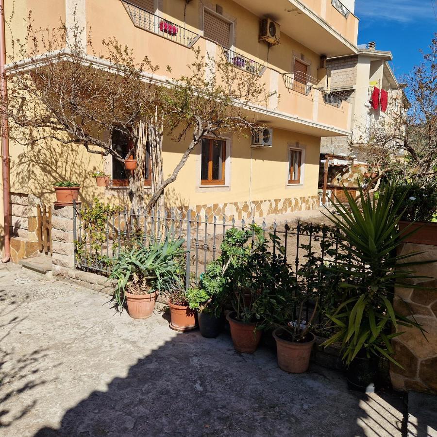 Appartamento Casa Vostra ボーザ エクステリア 写真