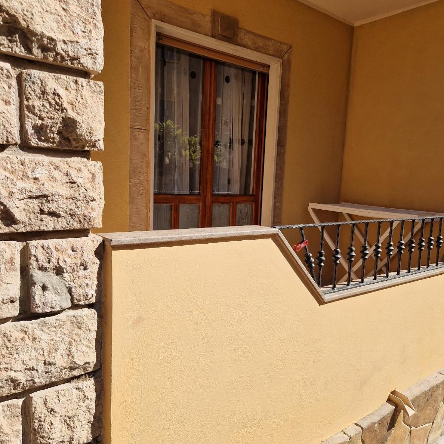 Appartamento Casa Vostra ボーザ エクステリア 写真